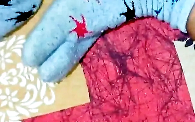 Ela me fez um boquete e bateu uma punheta at&eacute; eu gozar muito e depois foi minha vez de masturbar sua xoxota at&eacute; ficar molhada e &uacute;mida