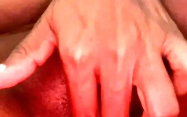 My Stepmom Can't Stop Moaning While I Apply Sunscreen on Her Body - Cheatermom