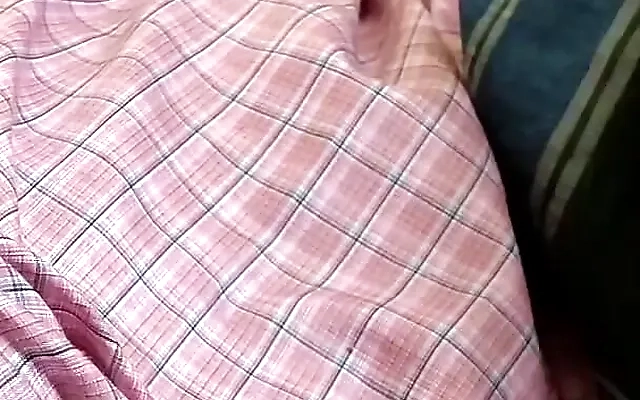 J&aacute; estava comendo enteada sem camisinha com esposa em casa - AmoPornoBR