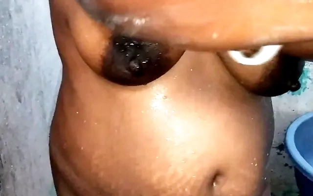 A PUTA DA MINHA VIZINHA N&Atilde;O AGUENTOU, QUIS SENTAR NO MEU PAU E BEBER PORRA (PARTE 1) - RAUL KOBRA LADY MILF