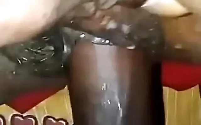 Papai Noel pauzudo fodeu meu rabo at&eacute; encher minha bunda de leitinho, Assista completo no CASSIFLIX