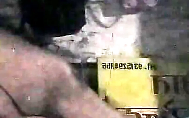 Me grabe mientras jugaba pero termine enfocando los panties de la chica de a lado