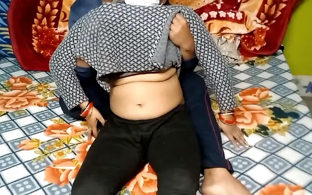 Mi esposo cornudo deja que su mejor amigo me destroze el culo!!! Soy una puta amante del sexo anal