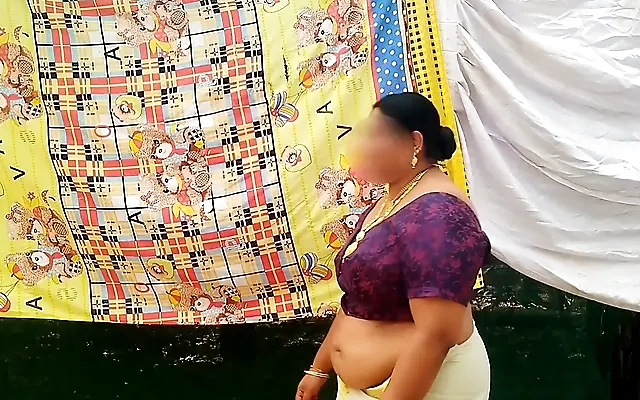 El amigo de mi marido se corri&oacute; en mis tetas a escondidas