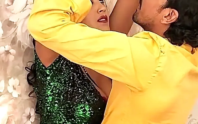 NURU MASSAGE - Important Businessman Has His Confidence Boosted By His Masseuse's Moanings