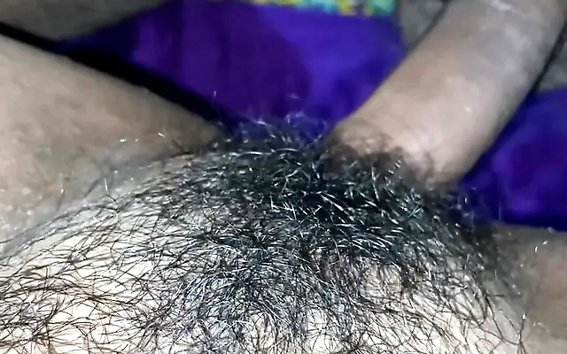 FUCK ME HERE! THE CLASSROOM IS EMPTY! Student sex in the classroom! School Girl penetrated in the classroom without a condom! 18 years old and already fucking! - Real Homemade video