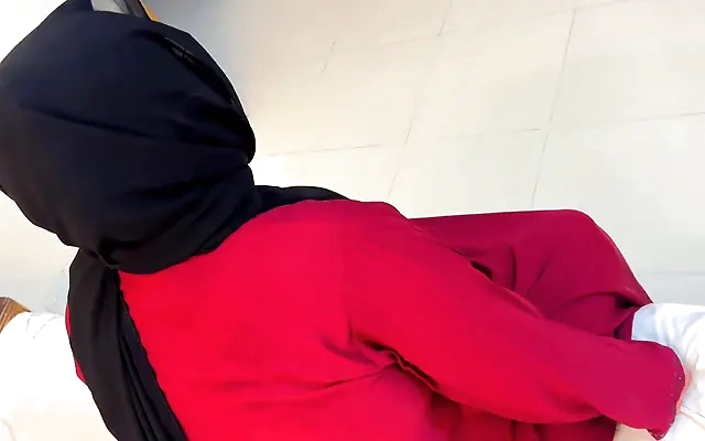 Chikni aunty k Big boobs ka amateur masaj hindi talking k sath, Netu and Hubby desi boobs massag mms