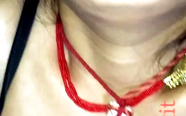 Mujer ara&ntilde;a de gran culo trepa la pared para que la chupe toda