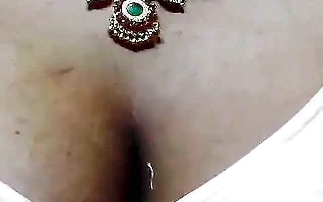 Kinky bdsm whore gagging on toy