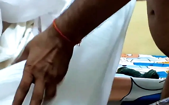 Indian hot sexy aunty ki sex video...