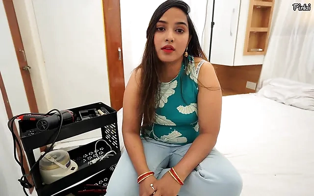 Mi vecino me folla por el culo cuando mi esposo no esta en casa