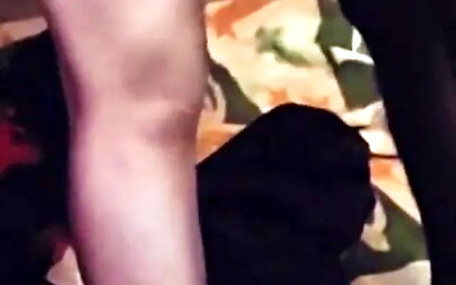 Fucking the pussy of a hot mature