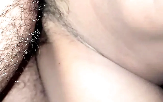 ハメ撮り 育ちすぎたIカップ巨乳JKとおじさんがハメ撮り。自慢の大きなおっぱいを責めまくりって感じまくり。乳圧の刺激でバキバキになったチンポを正常位で連続ピストン。