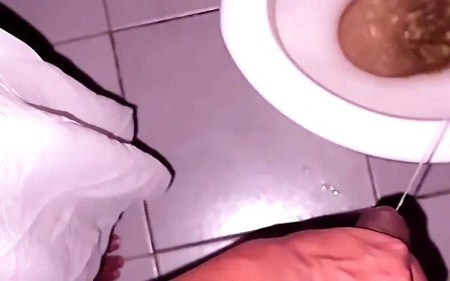 Me follo a la puta de mi hermanastra despu&eacute;s de llegar de una fiesta - Porno en Espa&ntilde;ol