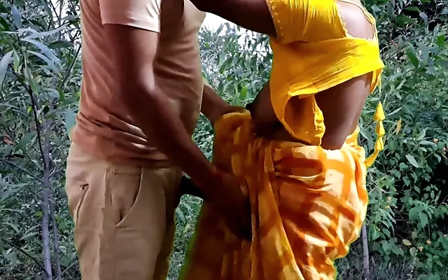 Sexy girl enjoys a pussy lick before riding a massive cock Deshi sex part 2