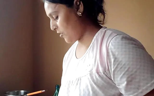 Jugando obtengo follarme a sexi chica latina en la pijamada.