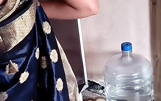 Indian Desi Bhabhi Aishwarya Fucked in Hot velvet dress.