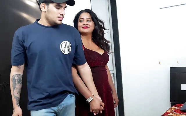 Indian Hot Student Fucked in Doggystyle by Indian Tharki Teacher Clear Hindi Audio Desi Sex