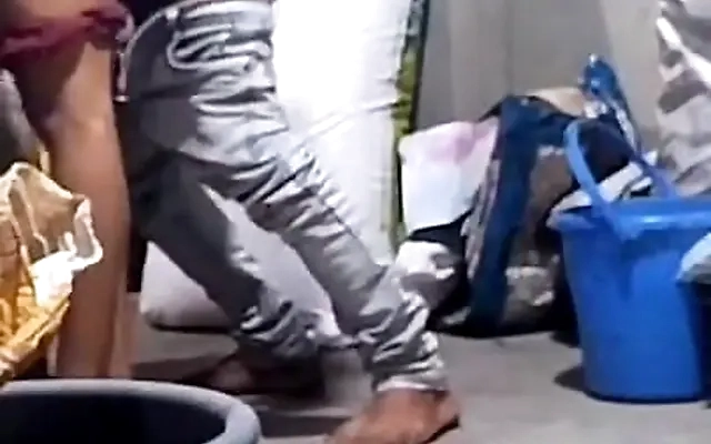 AMIGA DE ESPOSA SE DUCH&Oacute; EN MI CASA Y ME PIDI&Oacute; UNA TOALLA