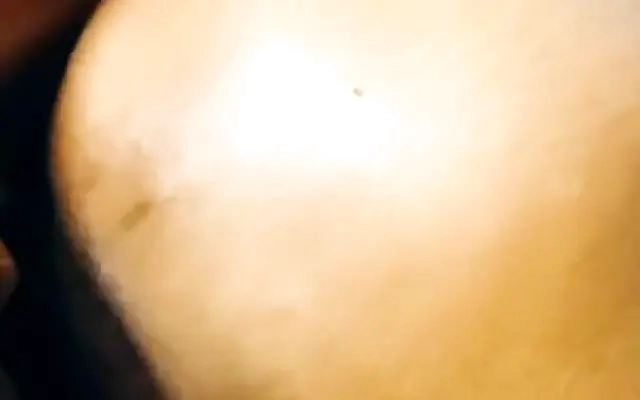 Sexo Universitario Amateur , Latina de Rostro Hermoso y Trasero Enorme se pone Horny con una Lamida de Co&ntilde;o