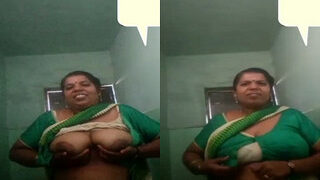 Mallu Bhabhi Shows Big Boobs | FSI Blog